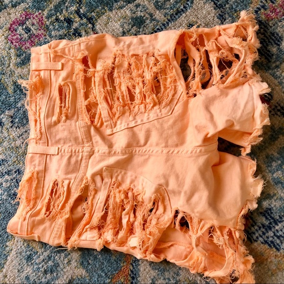 FashionNova shorts size 9 - Picture 5 of 6